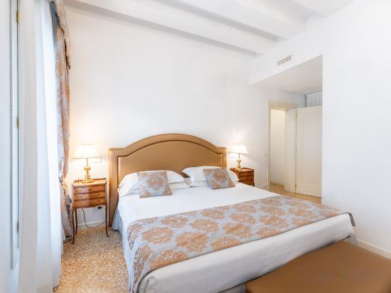 San Teodoro Palace - Luxury Apartments - Tap to explore photos