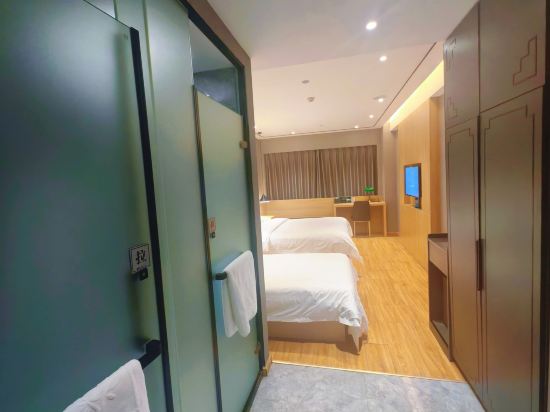 Laurel Hotel Room Type - Business Family Room