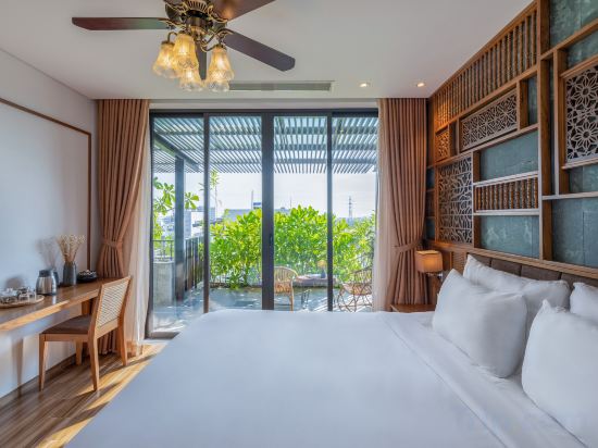 Bonny Boutique Hotel Da Nang - Tap to explore photos