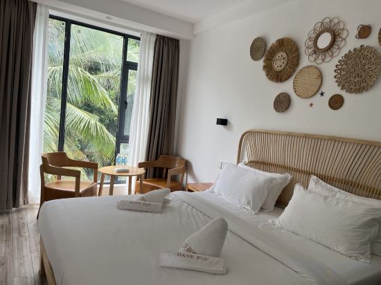 Fun Hotel Room Type - Deluxe Queen Room (near Alona Mcdonald's)