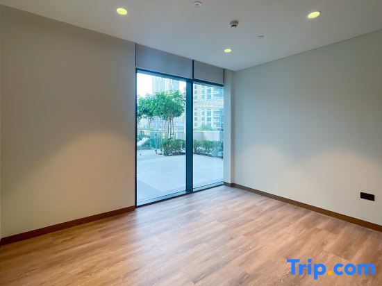 bnbme | Luxury Apt | Pool w/ Burj Khalifa Views