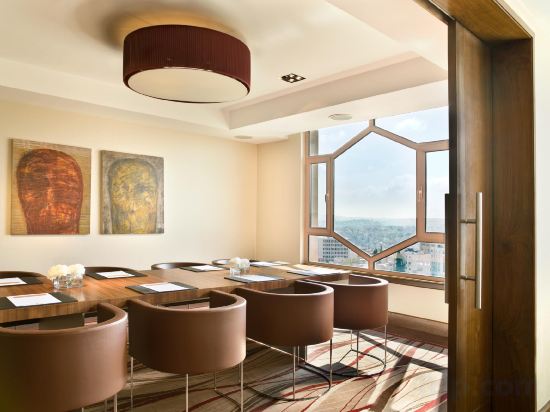 Grand Hyatt Amman - Tap to explore photos
