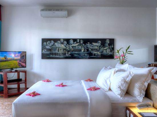 Golden Temple Retreat Room Type - Luxury Suite Pool Access - Free USD15 Spa Credit
