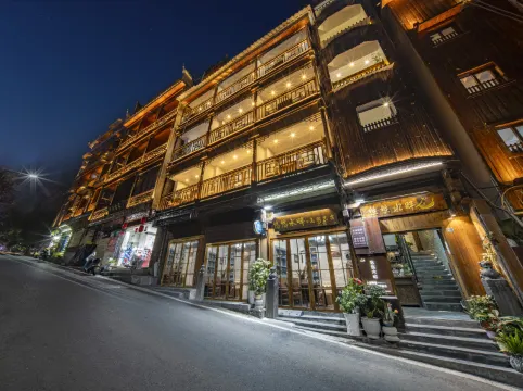 Longqi, Phoenix, waterfront, high end B & B