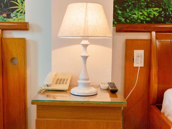 Giang Linh Hotel - Tap to explore photos