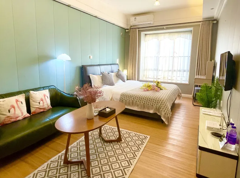 Roomme (Guangzhou Fei'eling Metro Station)