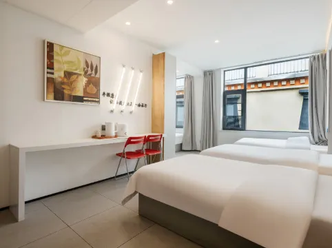 Kangsang Youth Hostel (Potala Palace Jokhang Temple)