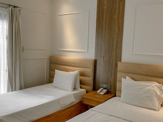 Queen Margarette Hotel Lucena - Main Room Type - Deluxe Room