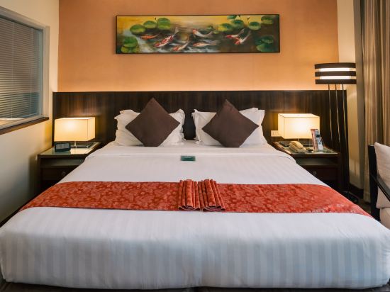 Ramada by Wyndham Manila Central Room Type - Superior Room