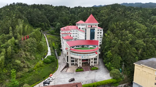 Jinggangshan Changtian Hexieyuan (Jinggangshan Scenic Area Ciping)