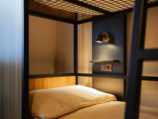 Eiger Lodge Easy Room Type - Bed in 6-Bed Dormitory Room with Shared Bathroom - Budget