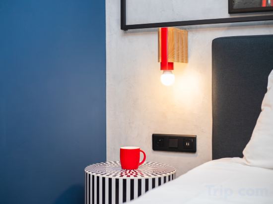 ibis Styles Abidjan Plateau - Tap to explore photos