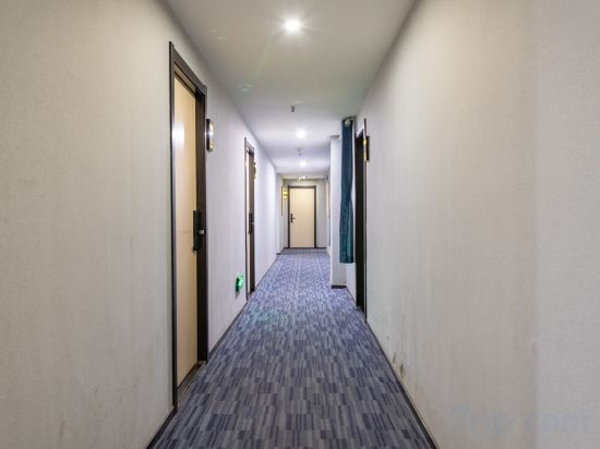 Others 3, Xingfu Town Lakeside Hotel (Hubei University Branch), Wuhan