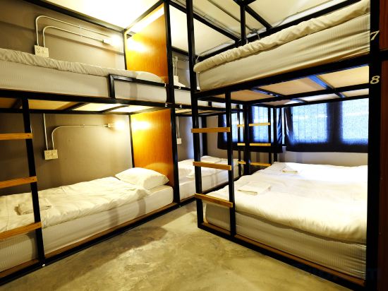 The Backpack Hostel Room Type - Family Room with Shared Bathroom (8 Adults)