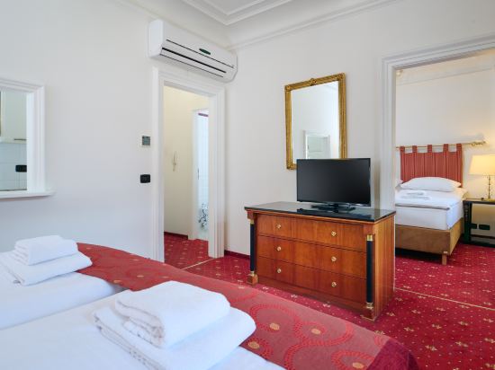 Hotel Bologna Room Type - Family Room (3-4 Adults)