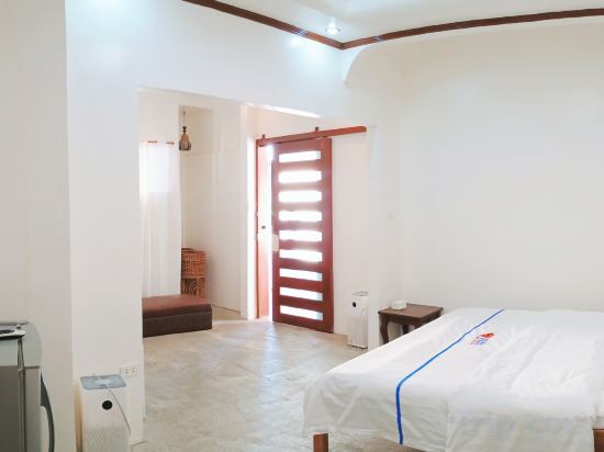 Super diving and tinas reef divers Room Type - No. 13 Garden View King Room