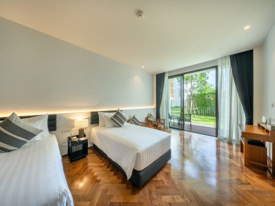 Patong Beach Hotel Room Type - Superior Twin-Accessible Room