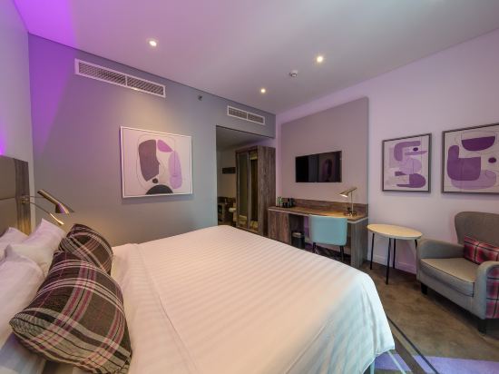 Premier Inn Dubai Barsha Heights - Tap to explore photos