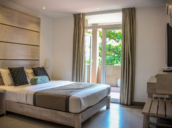 Ivy Lane Colombo Room Type - Deluxe with Balcony