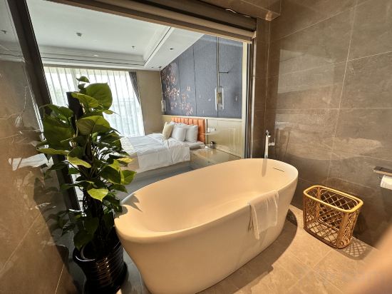 Mingzhu Lake Resort Room Type - Suite With Lake View