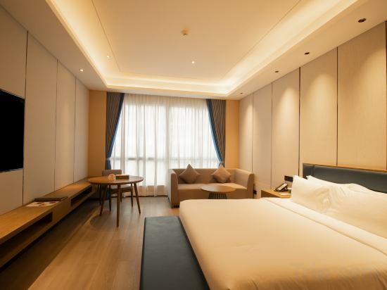 Donghu Resort Hotel - Tap to explore photos