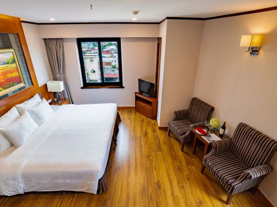 Hanoi Larosa Hotel Room Type - Deluxe Room With City/train View
