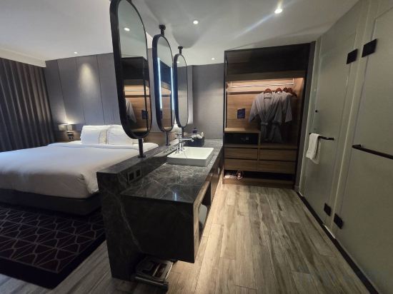 Ayathorn Bangkok Hotel Room Type - Executive King