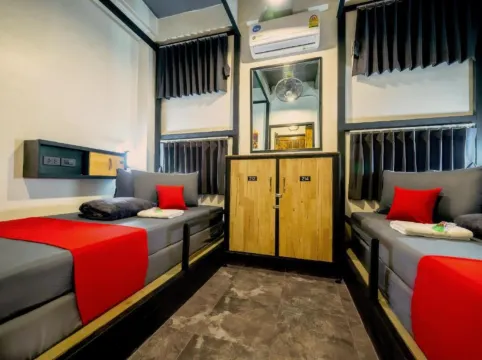 Episode 11 Hostel Sukhumvit