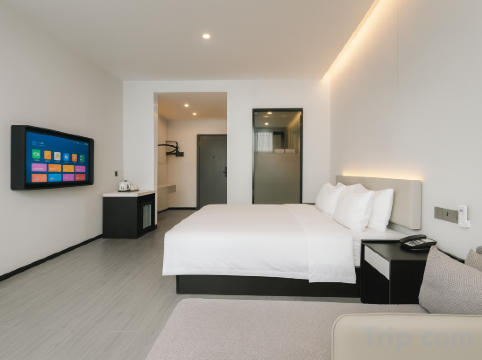 Oriental Hotel Room Type - Business King Room
