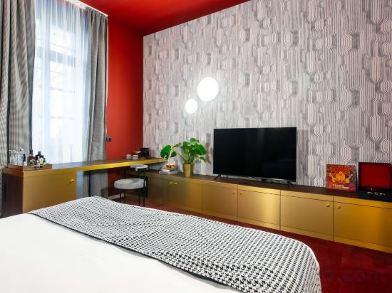 Stories Boutique Hotel Room Type - Deluxe Queen Room