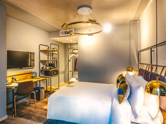 Four Elements Hotel Amsterdam Room Type - Special Needs Double Room Four Elements Hotel Amsterdam Room Type - Special Needs Double Room