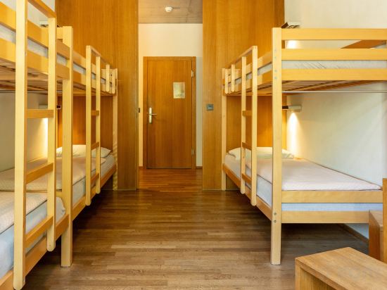 Youth Hostel Interlaken Room Type - Sextuple Room with Shared Bathroom