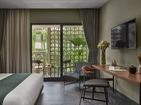 Baitong Hotel & Resort Room Type - Superior Pool View