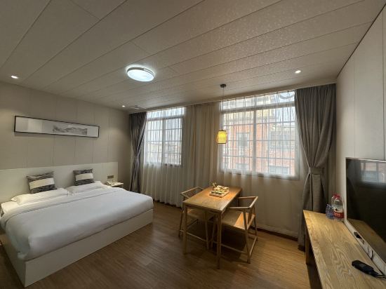 Jinju Boutique Hotel Room Type - Fengya Song Double Bed Room (Spacious Area + Kung Fu Tea Set & Rest Space) Jinju Boutique Hotel Room Type - Fengya Song Double Bed Room (Spacious Area + Kung Fu Tea Set & Rest Space)