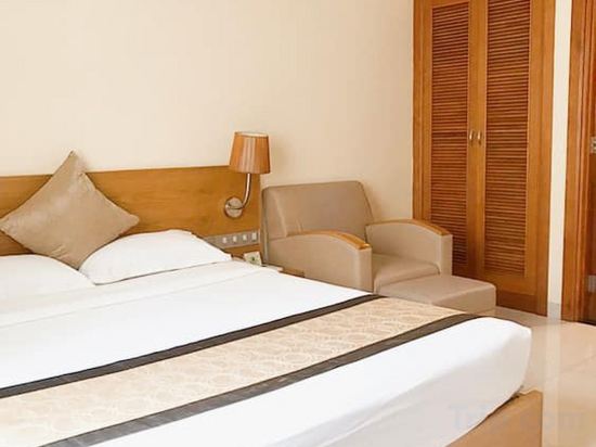 Nicecy Hotel Pham Ngu Lao - Near Bui Vien Walking Street - Tap to explore photos