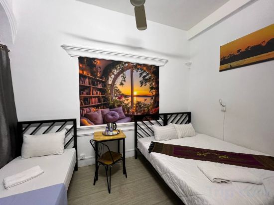 The Eighty8 PP Room Type - Double or Twin Room