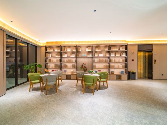 Others 3, Slow House Hotel, Xuchang