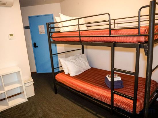 Nomads St Kilda - Base Room Type - Twin Room with Private Bathroom