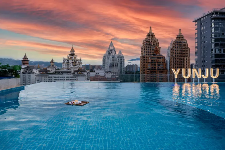 Huiting Yunju Hotel (Xishuangbanna Jinghong Gaozhuang West Shuangjing Xingguang Night Market Branch)