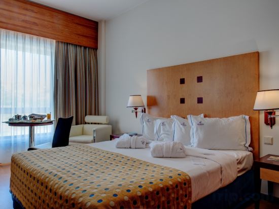 VIP Executive Santa Iria Hotel - Tap to explore photos