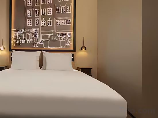 Wasserturm Hotel Cologne, Curio Collection by Hilton - Tap to explore photos