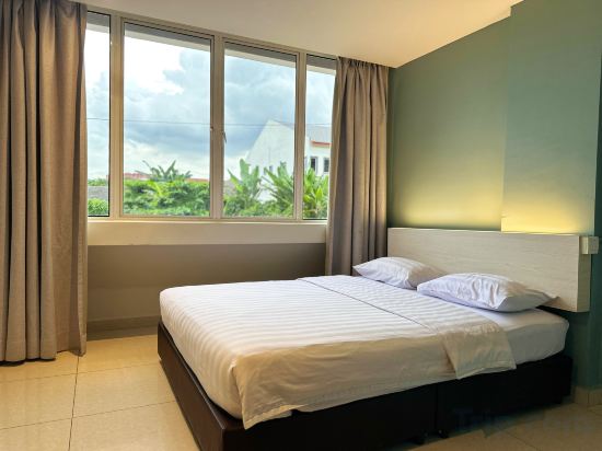 De UPTOWN Hotel @ P.J. 222 Room Type - Deluxe Queen Room