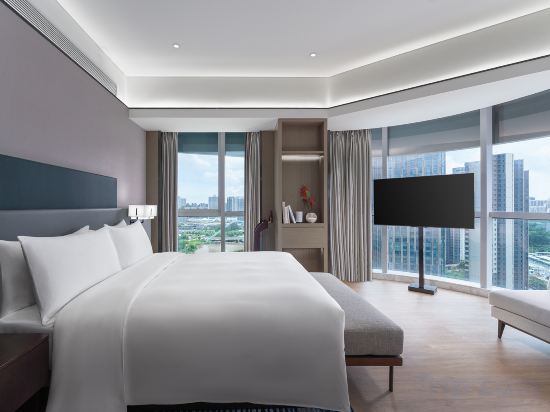 G Hotel GuangZhou Room Type - Deluxe Suite, 1 King,City View