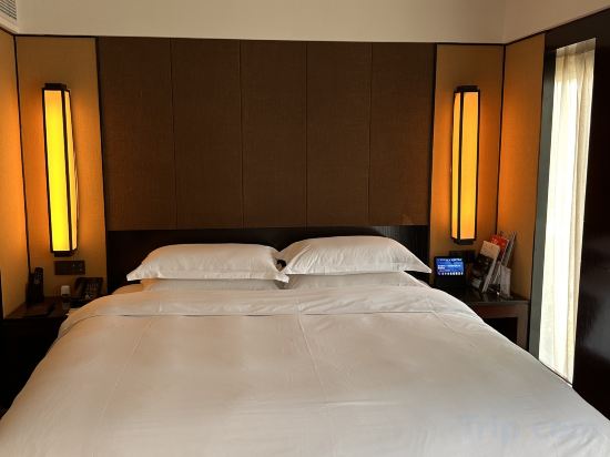 Gloria Plaza Hotel Dongsheng - Tap to explore photos