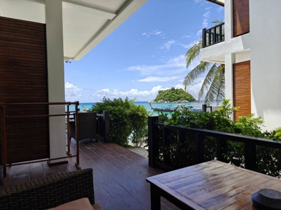 Cabana Lipe Beach Resort - Tap to explore photos