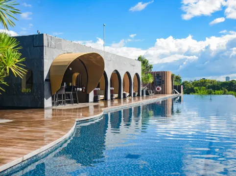 Cross Chiang Mai Riverside