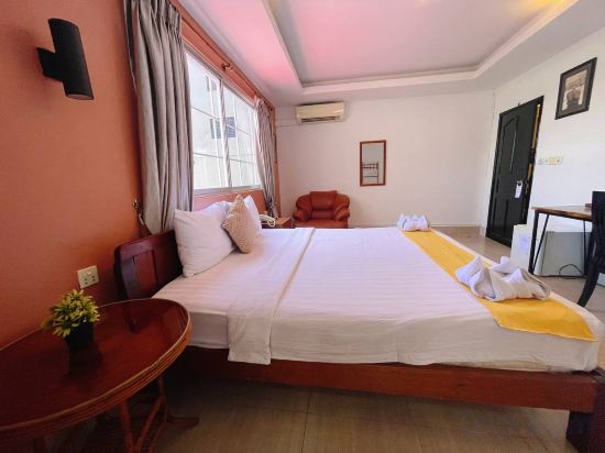 Best Central Point Hotel Room Type - Deluxe King  Room