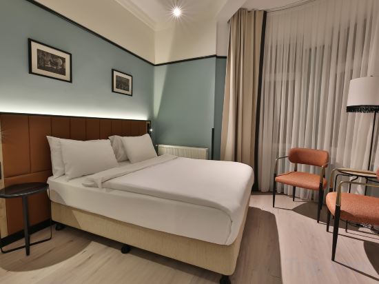 EA Exclusive Hotel