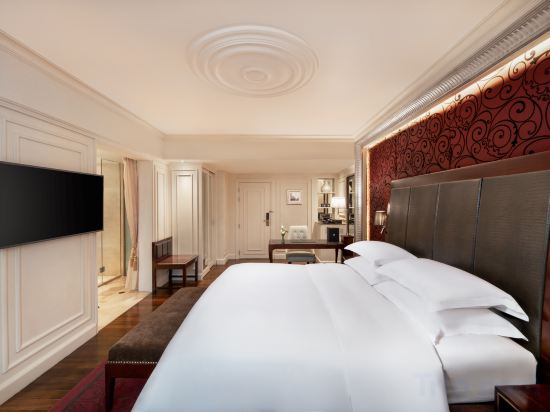 Sofitel Legend Metropole Hanoi Room Type - OPERA WING, GRAND PREMIUM ROOM WITH CLUB LOUNGE BENEFITS, KING BED Sofitel Legend Metropole Hanoi Room Type - OPERA WING, GRAND PREMIUM ROOM WITH CLUB LOUNGE BENEFITS, KING BED
