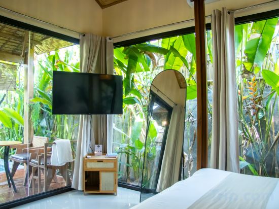 RECA Resort Philippines | Luxury Villas & Nature Retreat Room Type - ViP Glass